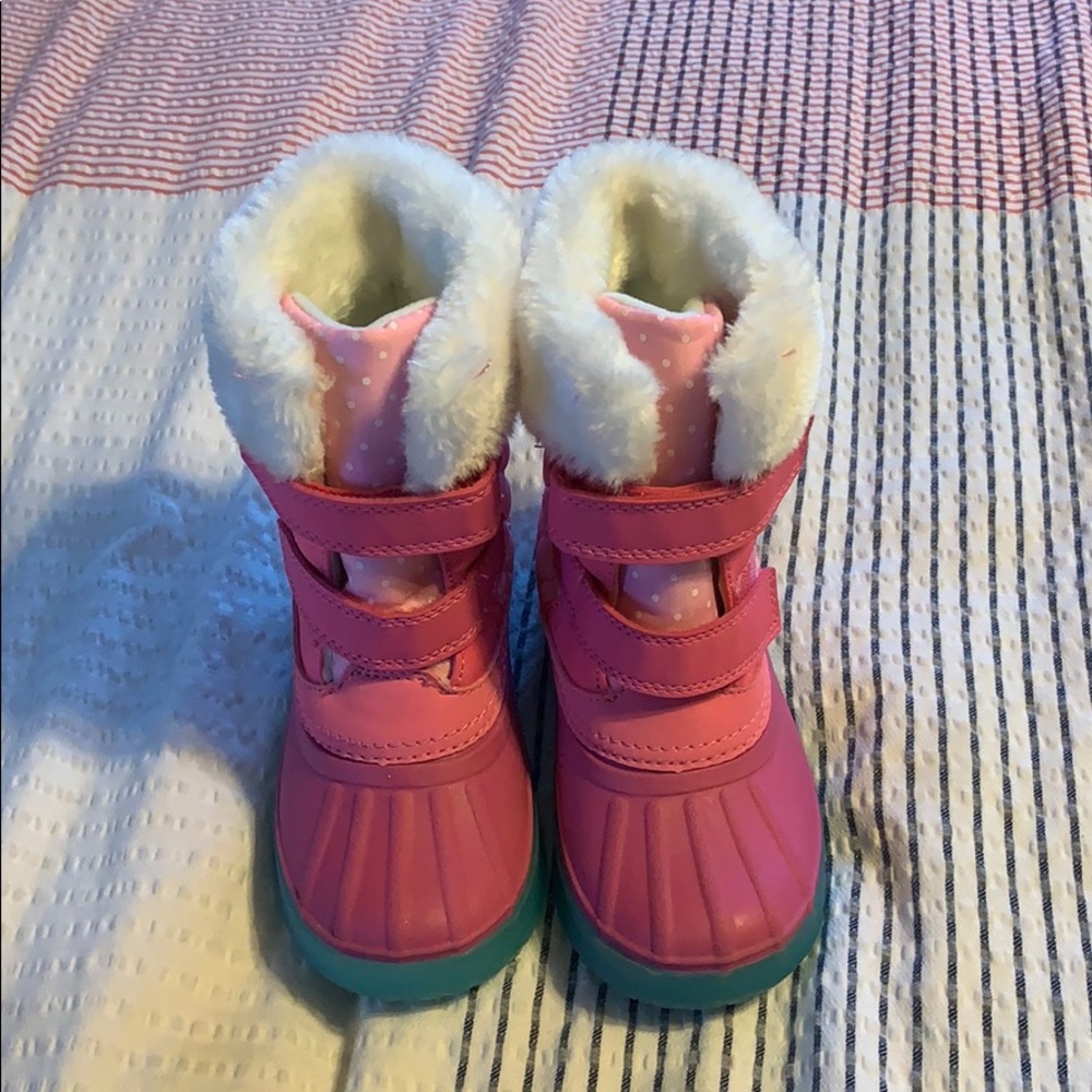 Snow boots